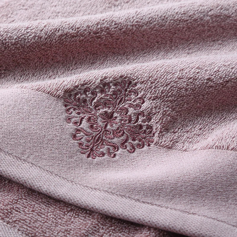 Embroidery Towels 140*80 cm Large Soft Hotel Towel