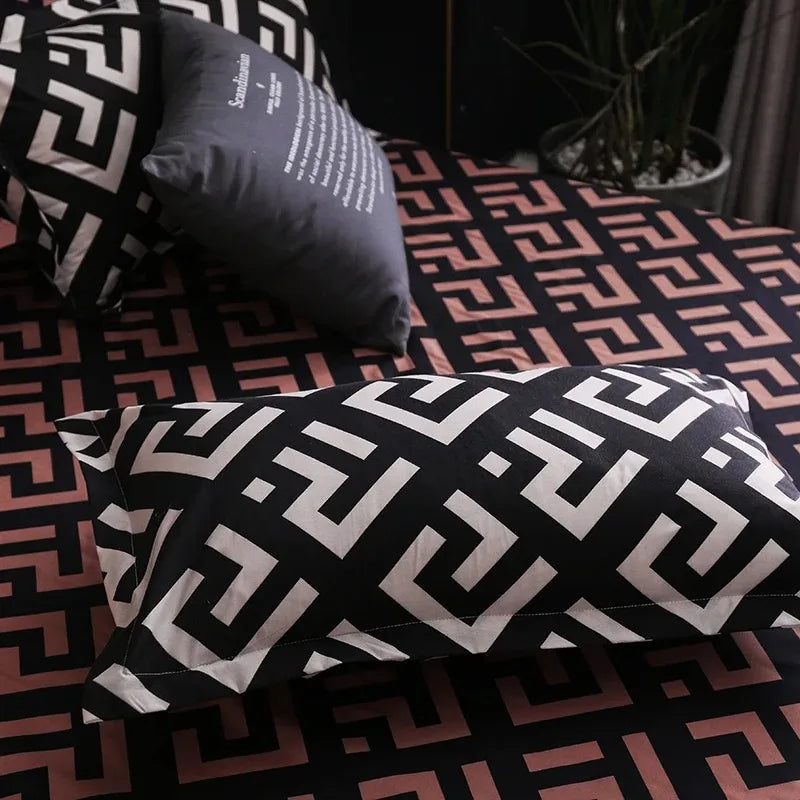 Geometric design Black Bedding Comforter Set with Pillowcase